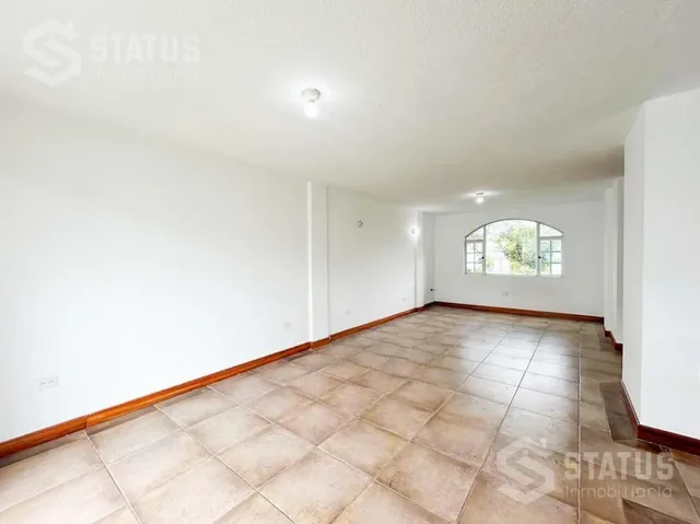 Venta de Casa con Amplio Terreno en Conocoto Cerca del Colegio La Salle — imagen 2