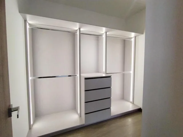 Casa en Venta 3 Dorm. | Doble Altura y Jardín Privado | La Primavera – Cumbayá — imagen 2