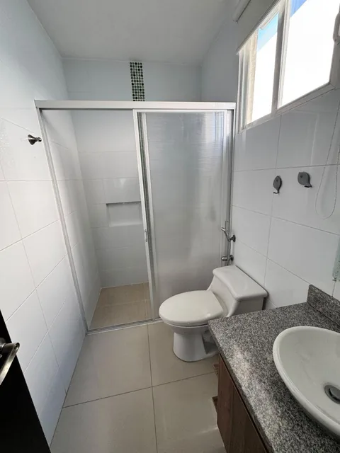 Casa de 454 m² con 4 Dorm. Gimnasio Sauna Piscina, Guayas — imagen 3