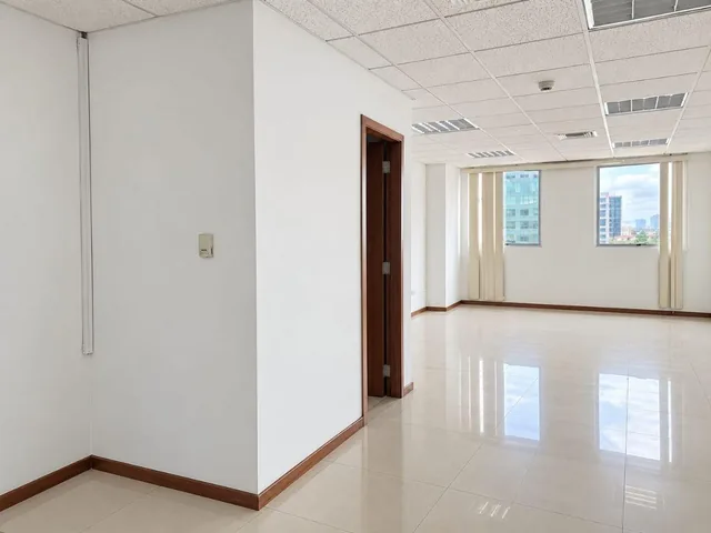 Oficina Comercial de 40 m² en Venta, Edificio Trade Building, Norte de Guayaquil, Guayas — imagen 4