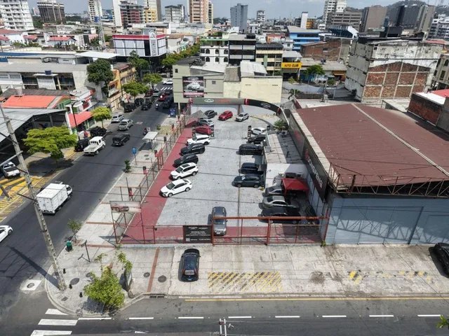 Terreno Comercial Esquinero en Calle Esmeraldas y Ballen - Centro de Guayaquil, Guayas — imagen 5
