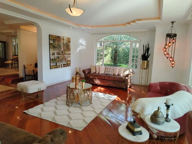 Excelente Casa en Venta en Cumbayá — imagen 2