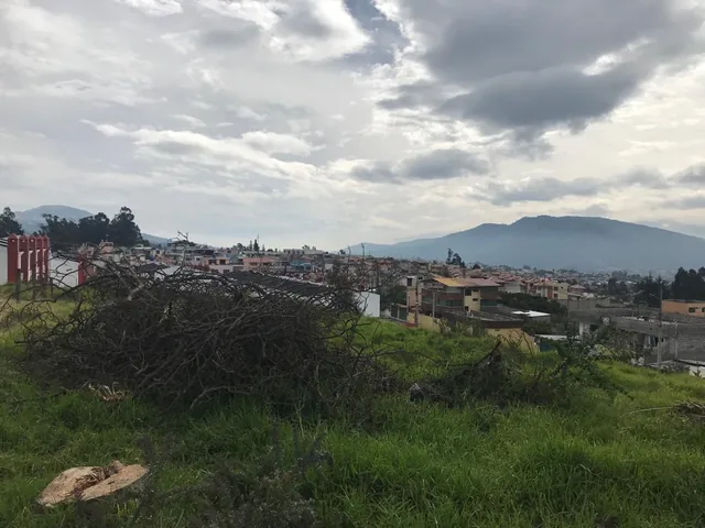 De Oportunidad! Terreno de 2862 m² en Venta en Conocoto, Ideal Para Proyecto Vip — imagen 2