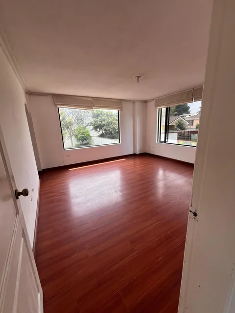 Casa de Estilo Americano en Venta en Tumbaco — imagen 5