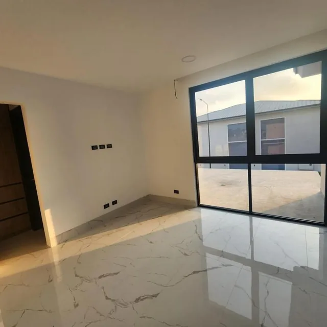 Casa de Estreno de Venta, Samborondon. Guayas — imagen 5