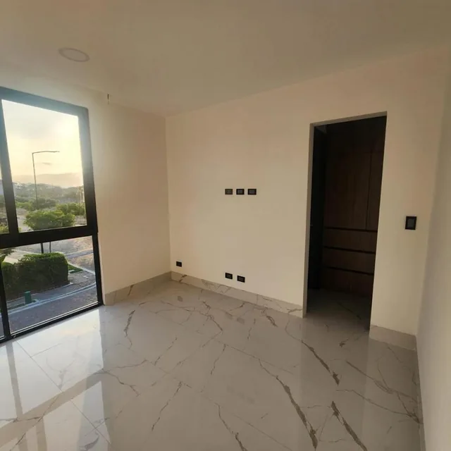 Casa de Estreno de Venta, Samborondon. Guayas — imagen 2