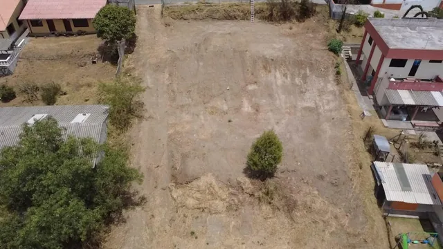 Terreno en Zámbiza: Derechos y Acciones Equivalentes a 1.200 m² — imagen 2