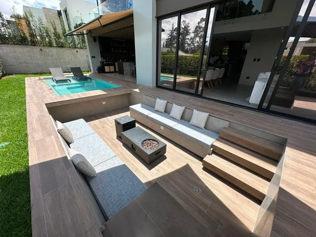 Hermosa Casa Moderna de Venta en Urbanización Privada Tumbaco! — imagen 2