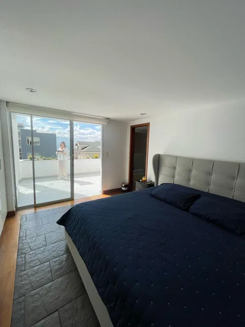 Venta Departamento Tres Dorm. Miravalle Cumbaya — imagen 5