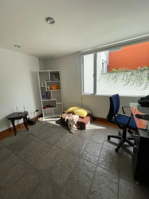 Venta Departamento Tres Dorm. Miravalle Cumbaya — imagen 4