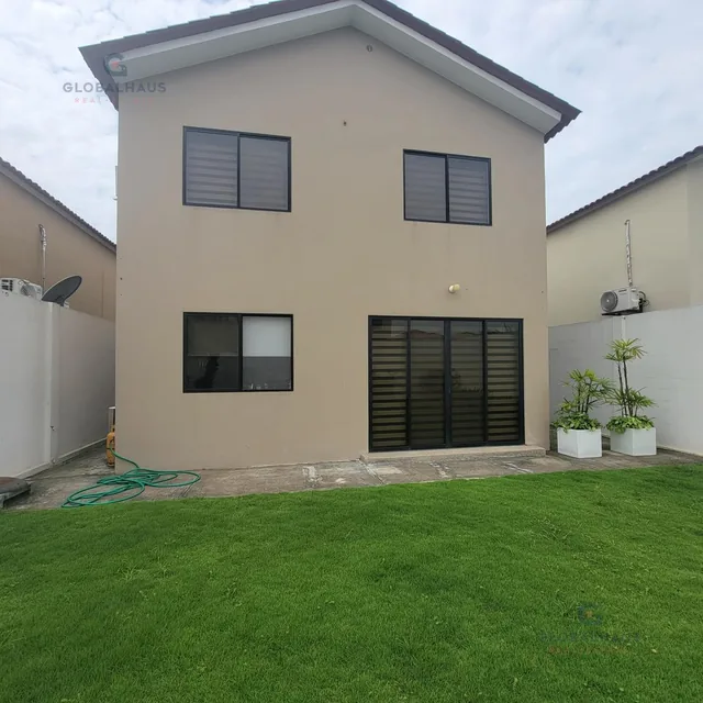 Casa en Venta con 5 Habitaciones en Ciudad Celeste S. H. Guayas — imagen 2