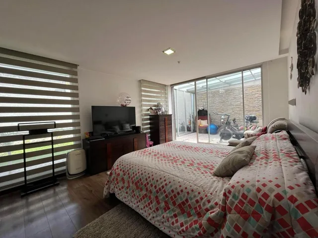 Departamento en Venta en Ponceano – 3 Dorm. con Baño, 4 Parqueaderos, 2 Bodegas y 3 Patios — imagen 4