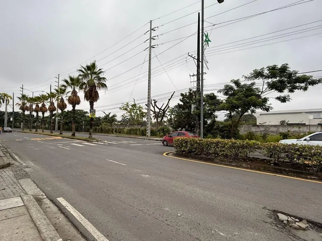 Terreno Comercial en Venta 1567 m² - Casa Laguna - Av Febres Cordero Km 12.5 - Daule, Guayas — imagen 3