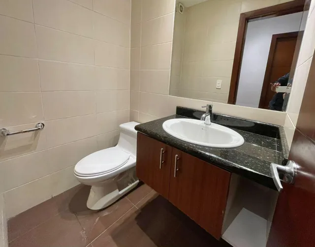 Vendo Amplio Dpto de 3 Dorm. $125.000 en La Zona de La Puce, Superintendencia de Bancos — imagen 4