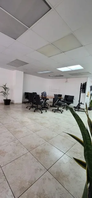 Oficina de Venta en Alpallana — imagen 2