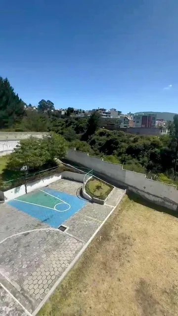 Casa de 191 m² con 3 Dorm. en Venta en Carcelén — imagen 2