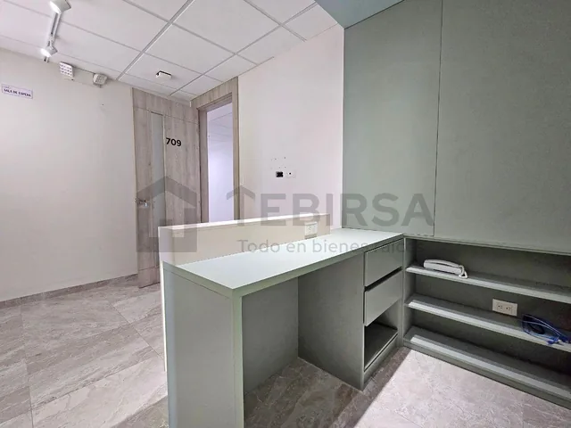 Oficina en Venta o Alquiler, Incluye Parqueo, Piso 7 - Platinum 1, Av León Febres Cordero, Guayas — imagen 5