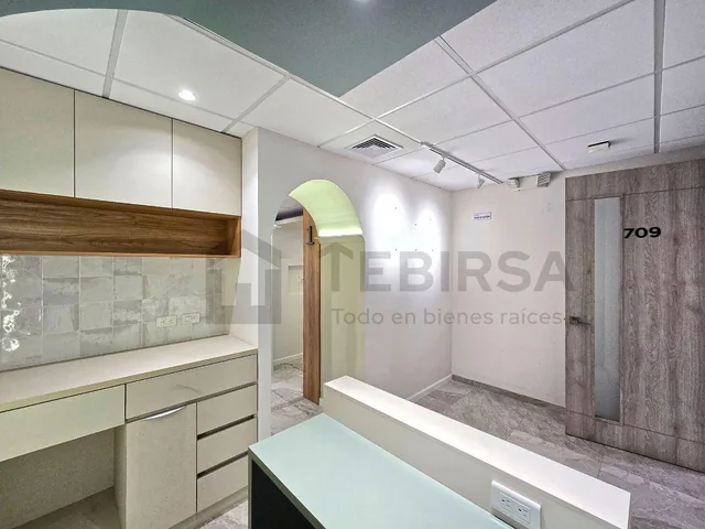 Oficina en Venta o Alquiler, Incluye Parqueo, Piso 7 - Platinum 1, Av León Febres Cordero, Guayas — imagen 4