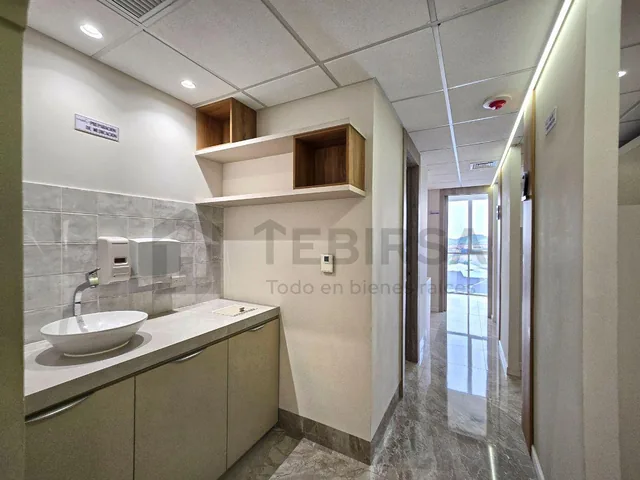 Oficina en Venta o Alquiler, Incluye Parqueo, Piso 7 - Platinum 1, Av León Febres Cordero, Guayas — imagen 3