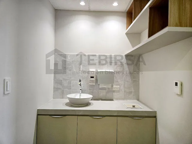 Oficina en Venta o Alquiler, Incluye Parqueo, Piso 7 - Platinum 1, Av León Febres Cordero, Guayas — imagen 2