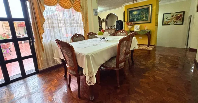 Casa Esquinera Independiente de Una Sola Planta Sector Pomasqui — imagen 4