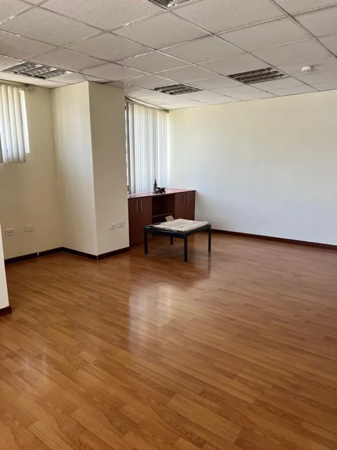 Se Vende Oficina en Quinto Piso Sector 6 de Diciembre y Republica — imagen 3