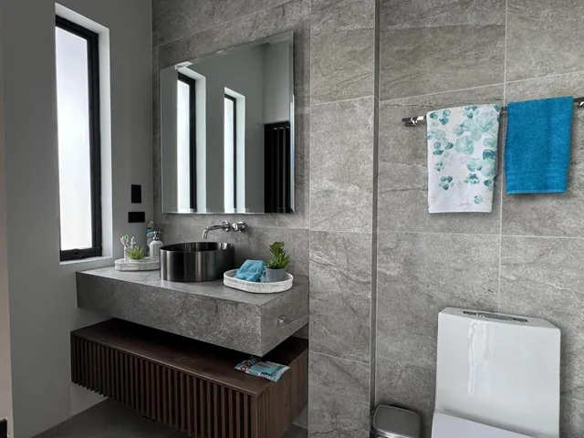 Venta Casa de Lujo 4 Dorm. en Tumbaco Sector La Cerámica - Quito — imagen 4