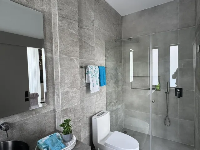 Venta Casa de Lujo 4 Dorm. en Tumbaco Sector La Cerámica - Quito — imagen 3