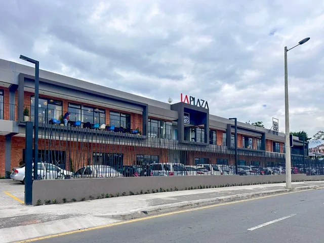 Local Comercial de Venta en Plaza Magnolia – Ruta Viva (Cumbayá / Tumbaco) — imagen 2