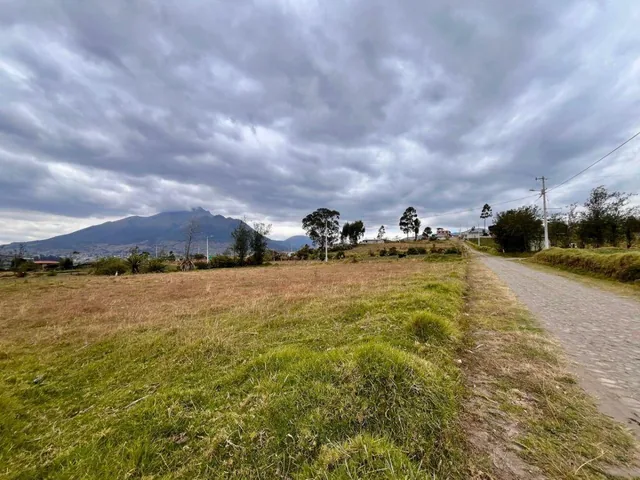 En Venta Terreno en Otavalo de 1050 m² Sector Chuchuqui, Imbabura — imagen 2