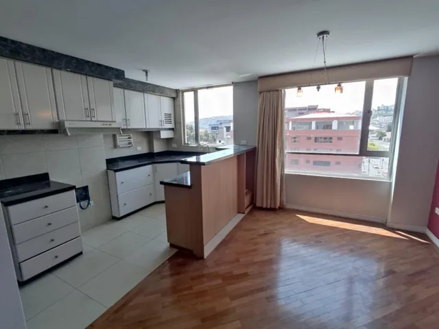 C/ La Floresta, Departamento de 82 m² en Venta, Sector Supermaxi — imagen 2