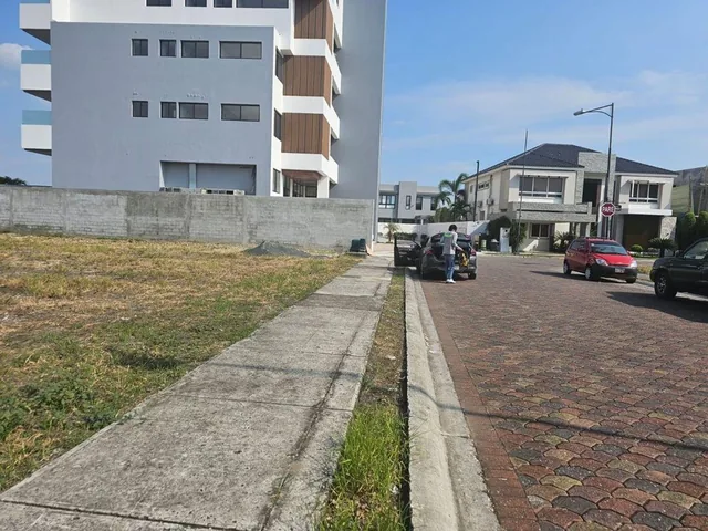 Terreno Multifamiliar en Venta Para Inversión, Guayas — imagen 4