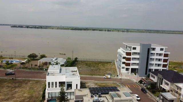 Terreno Multifamiliar en Venta Para Inversión, Guayas — imagen 2