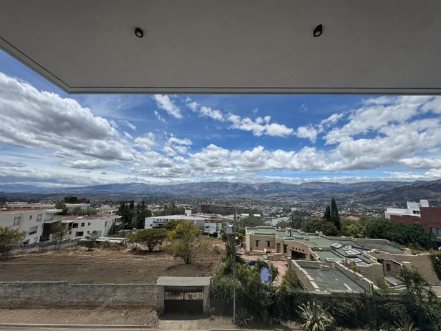 Hermoso Departamento de Venta por Site Center Cumbayá! a Estrenar! — imagen 2