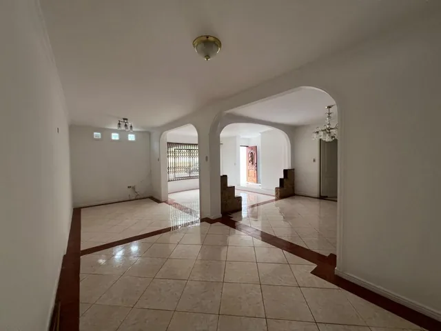 Casa en Venta Dentro de La Urbanización Manta Beach, Manabí — imagen 4