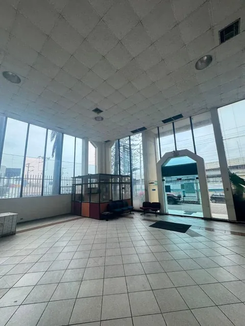Oportunidad Edificio Comercial Juan Tanca Marengo, Guayas — imagen 5