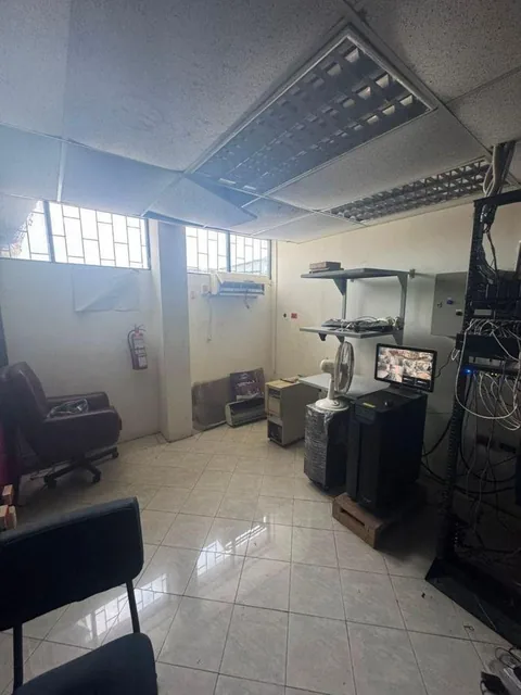 Oportunidad Edificio Comercial Juan Tanca Marengo, Guayas — imagen 2