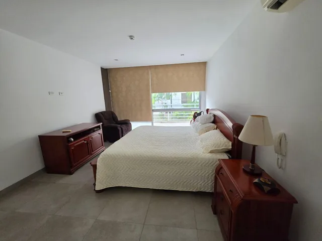 Casa con Piscina 4 Dorm. en Venta en Samborondón, Guayas — imagen 5