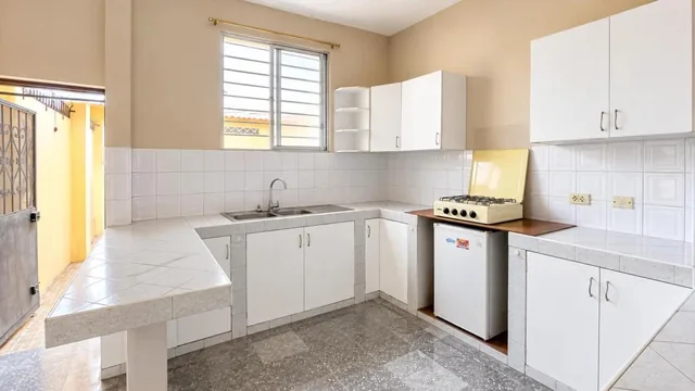 Casa Comercial Rentera en Venta en Ciudadela. Bolivariana, Cerca de Universidad Guayaquil, Guayas — imagen 4