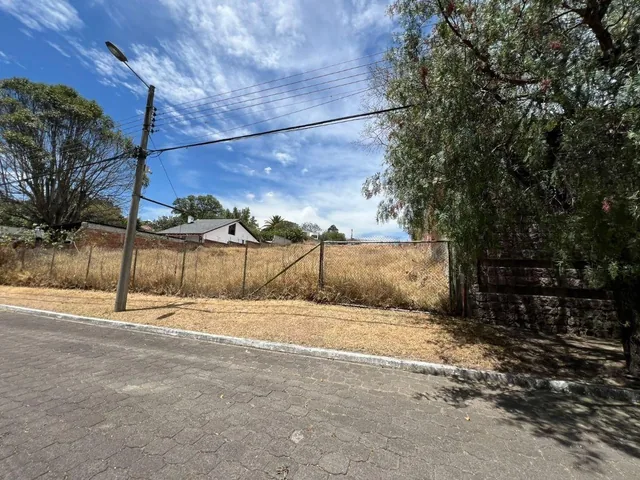 Vendo Hermoso Terreno Cumbaya Frente a un Parque Urb Cerrada Los Eucaliptos — imagen 3