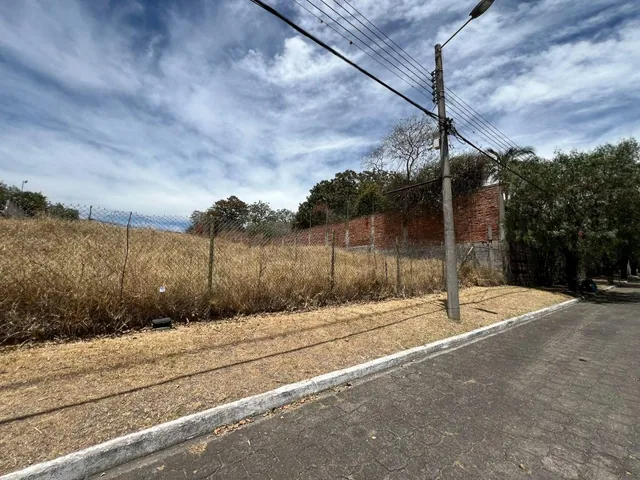 Vendo Hermoso Terreno Cumbaya Frente a un Parque Urb Cerrada Los Eucaliptos — imagen 2