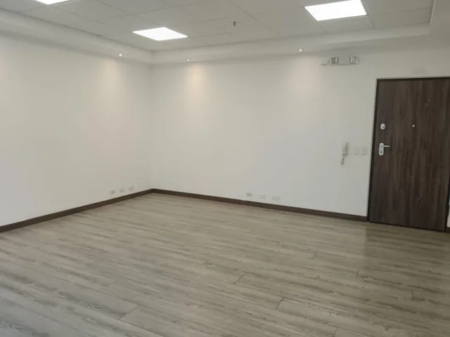 Mv - Sector La Carolina en Venta Oficina 40 m², Edificio Corporativo — imagen 5