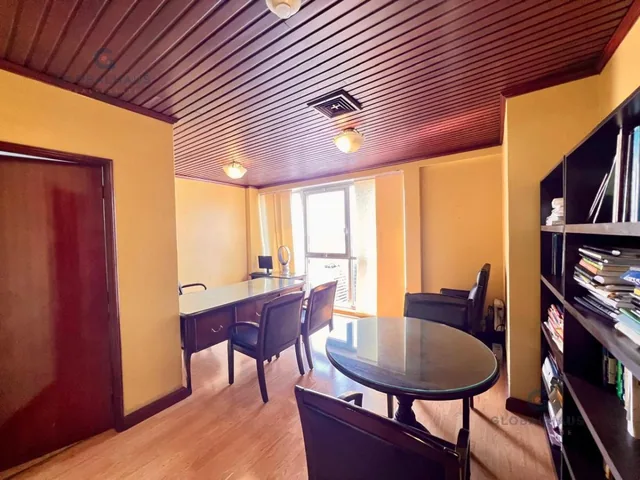 Venta de Oficina en Centro de Guayaquil, con Vista Al Rio, 121 m² con Garaje m. H. Guayas — imagen 3