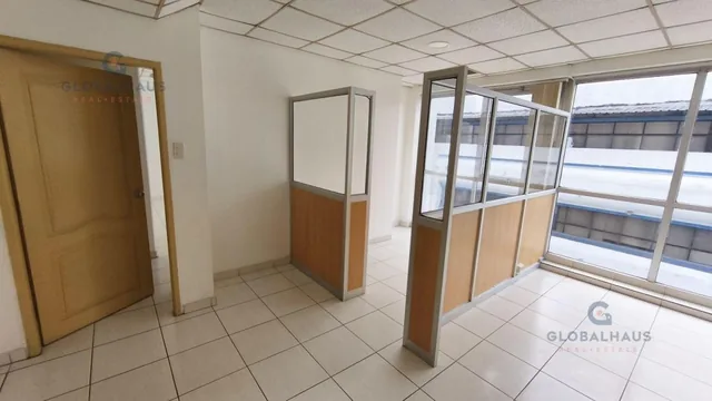 Venta Oficina con Bodega Torres de La Merced, Cordova y Junin Centro de Guayaquil, J. C. Guayas — imagen 4