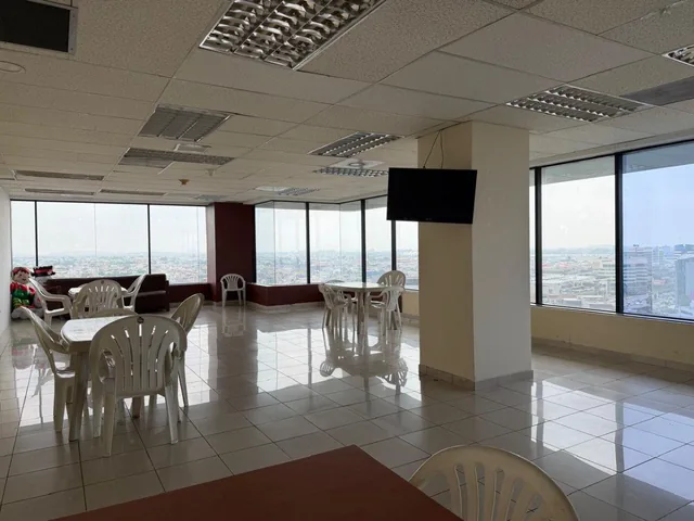 En Venta Oficina Ejecutiva 487 m² Edif. Las Cámaras - Guayaquil, Av Francisco de Orellana. Guayas — imagen 2