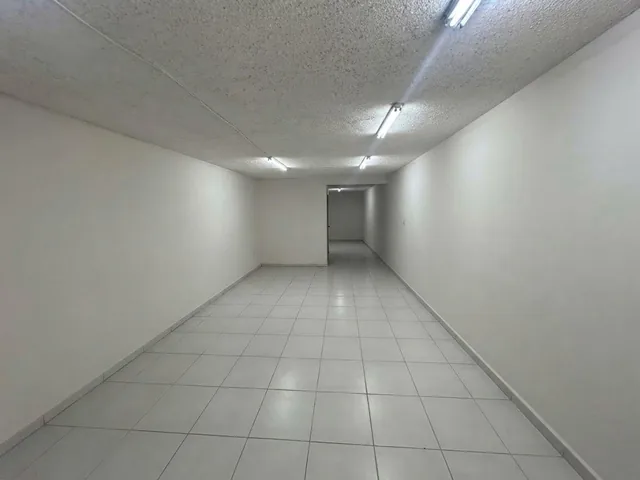 Venta 10 de Agosto Colon Local Comercial 280 m² Una Sola Planta — imagen 5