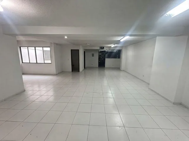 Venta 10 de Agosto Colon Local Comercial 280 m² Una Sola Planta — imagen 4