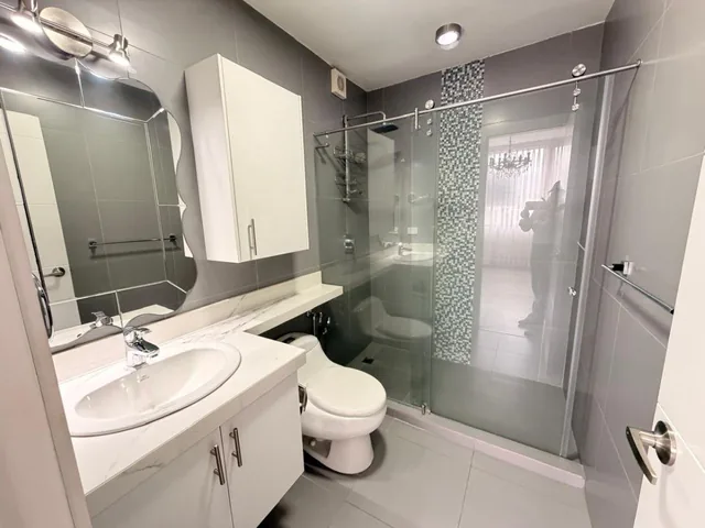 Departamento de Venta en El Sector Cumbayá de 141 m con Terraza Privada — imagen 4