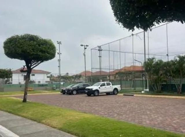 Samborondón Km 7 Terrasol Casa Al Lago a Estrenar en 5 a 10 Meses. Guayas — imagen 3