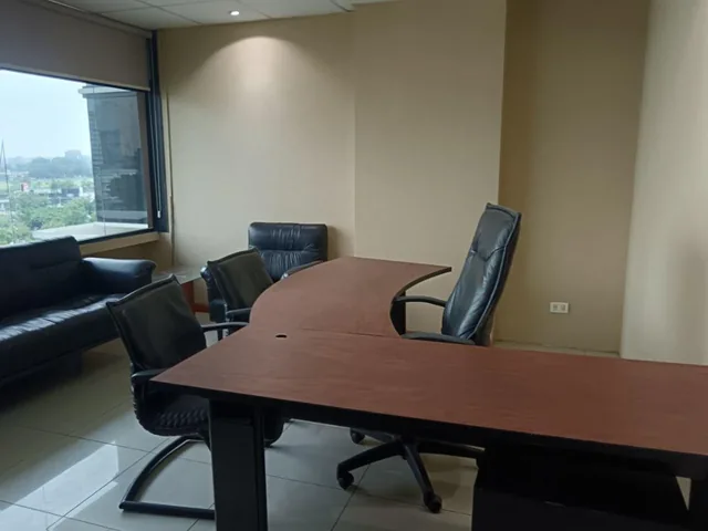 Vendo Oficina en El Edificio Torres del Norte, Guayas — imagen 2